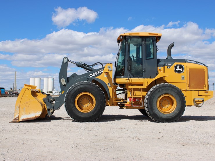 2021-deere-524p-image-1