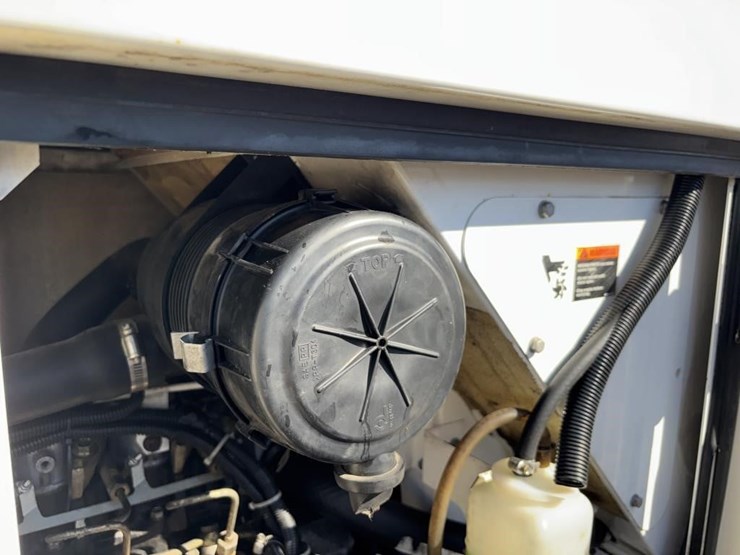 2003-multiquip-dca25usi-image-23