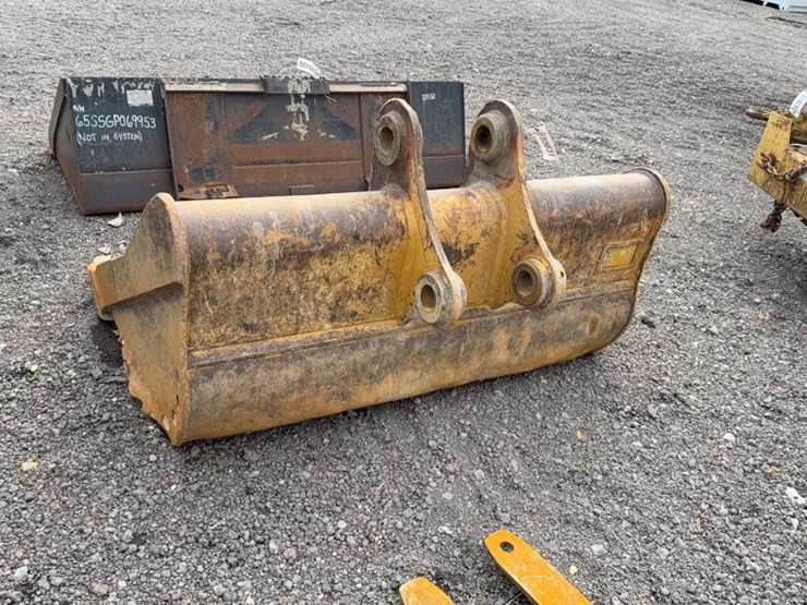 caterpillar-60-image-3