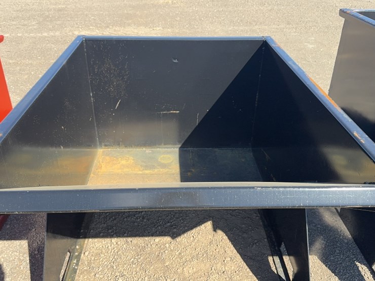 #1059-•-medium-skid-steer/-forklift-dumpster-image-4