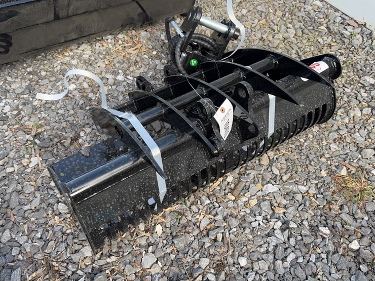 #6004-•-mini-excavator-attatchment-package-image-4