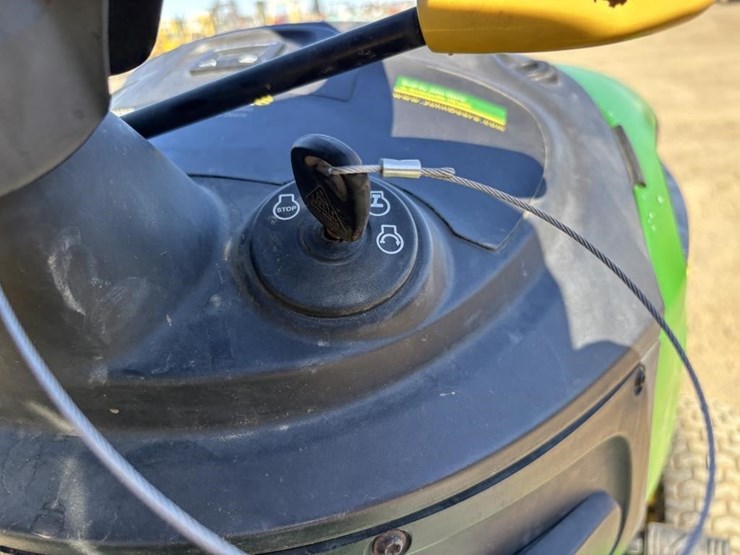 2016-john-deere-d110-image-13