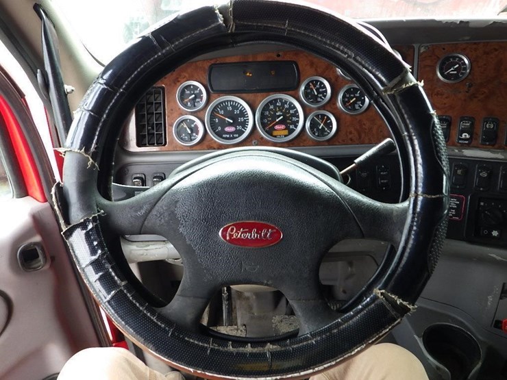 2006-peterbilt-387-image-31