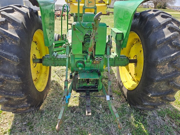 john-deere-4010-image-19