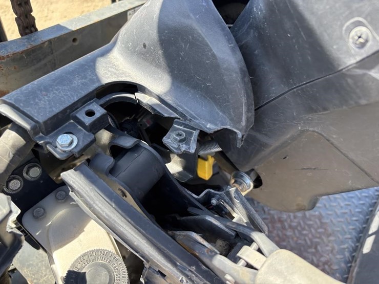 2011-nissan-mcp1f2a25lv-image-20