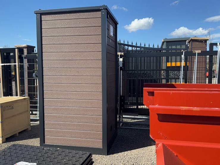 #1068-•-mobile-toilet-image-3