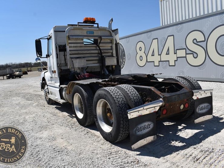 1999-volvo-vnl64t300-image-7