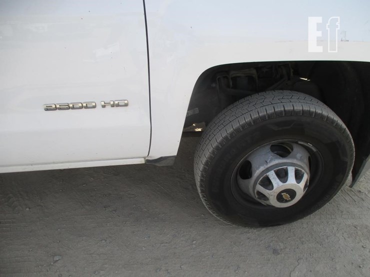 2017-chevrolet-3500hd-image-16