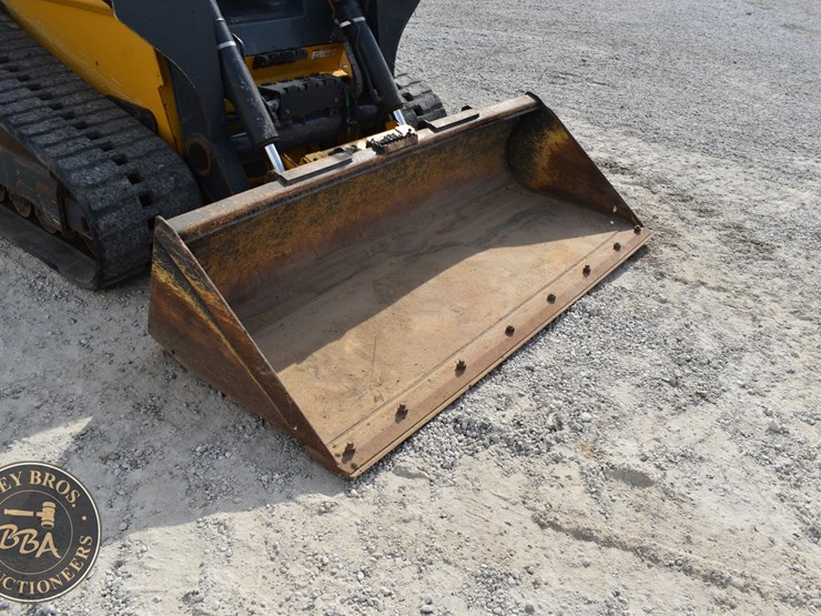 2021-deere-333g-image-12