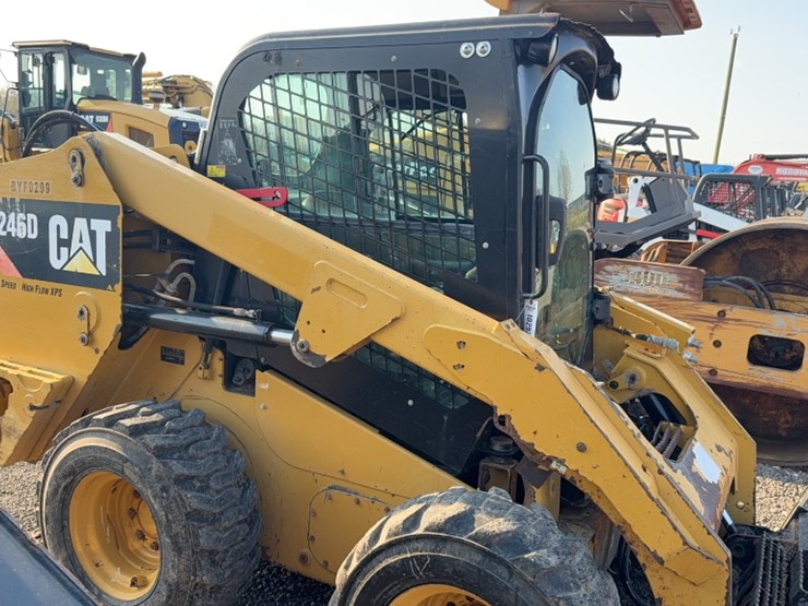 caterpillar-246d-image-5