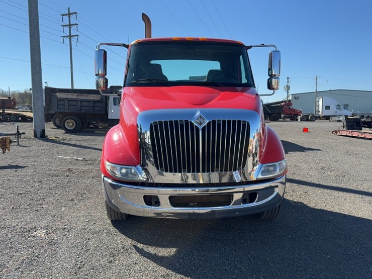 2007-international-8600-image-2