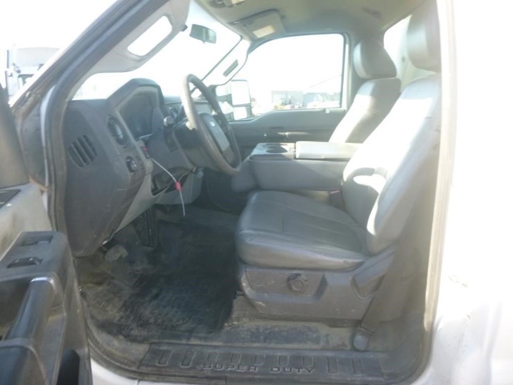 2015-ford-f550-image-21