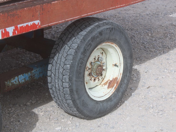 #1054-•-prairie-built-double-hopper-seed-tender-image-15