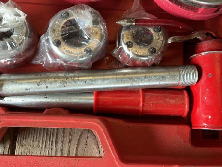 #102-•-pipe-threading-tools-image-5