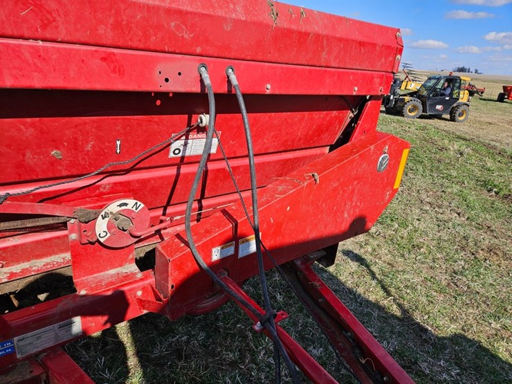 2019-new-holland-195-image-15