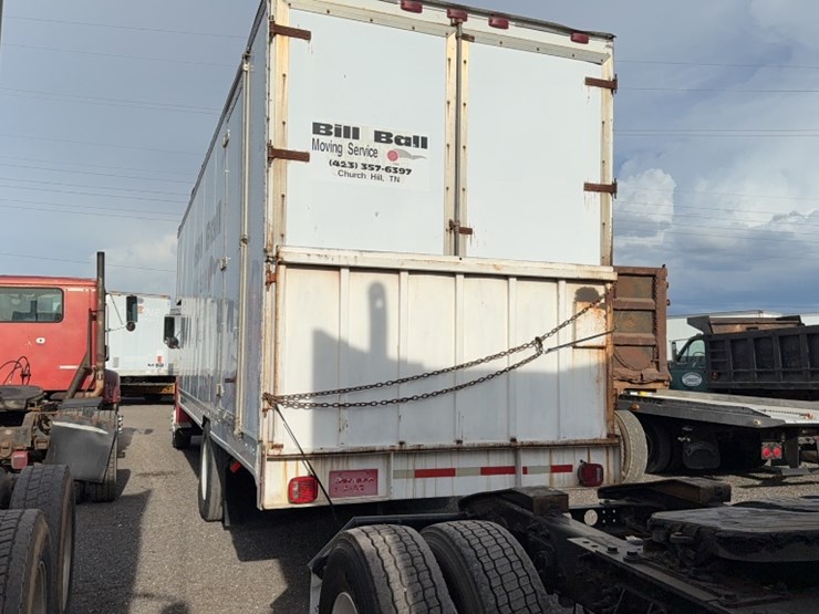 1998-freightliner-fl70-image-8