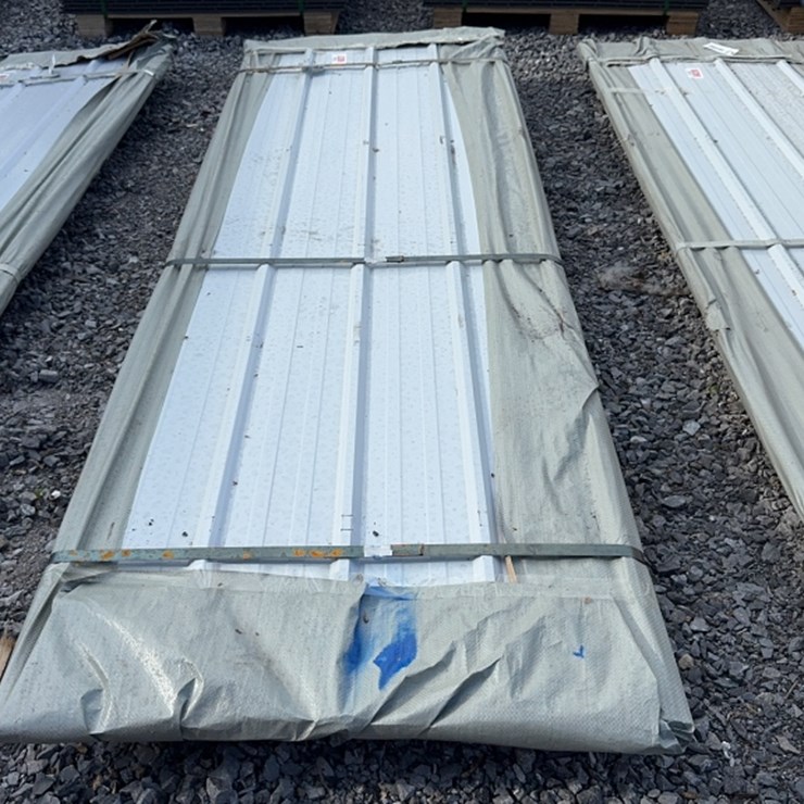#6027 • BUNDLE OF 10' ROOFING METAL