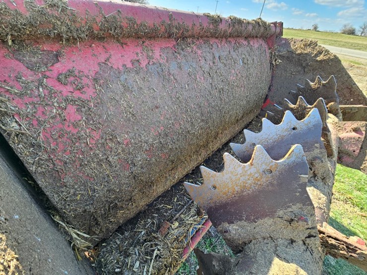 2019-new-holland-195-image-23