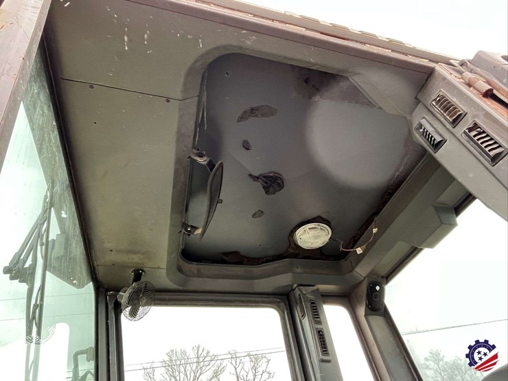 2003-volvo-g710b-image-69