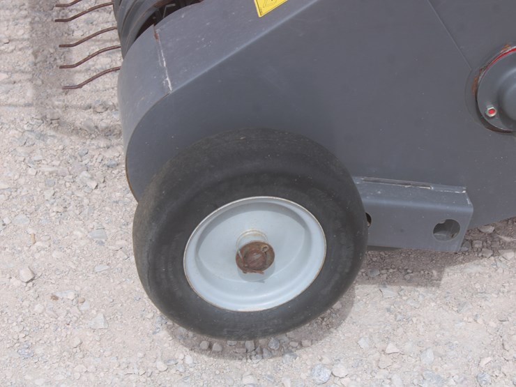 2015-massey-ferguson-1840-image-12