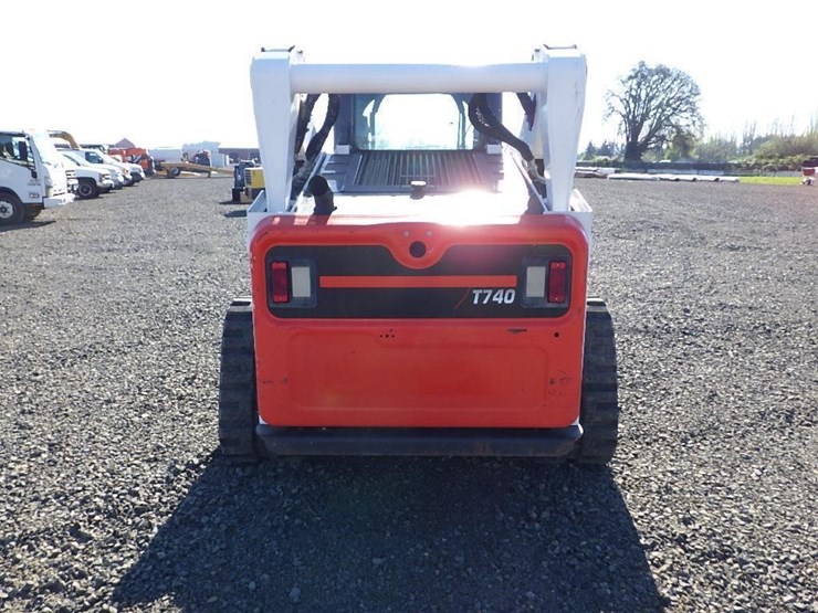 2021-bobcat-t740-image-6