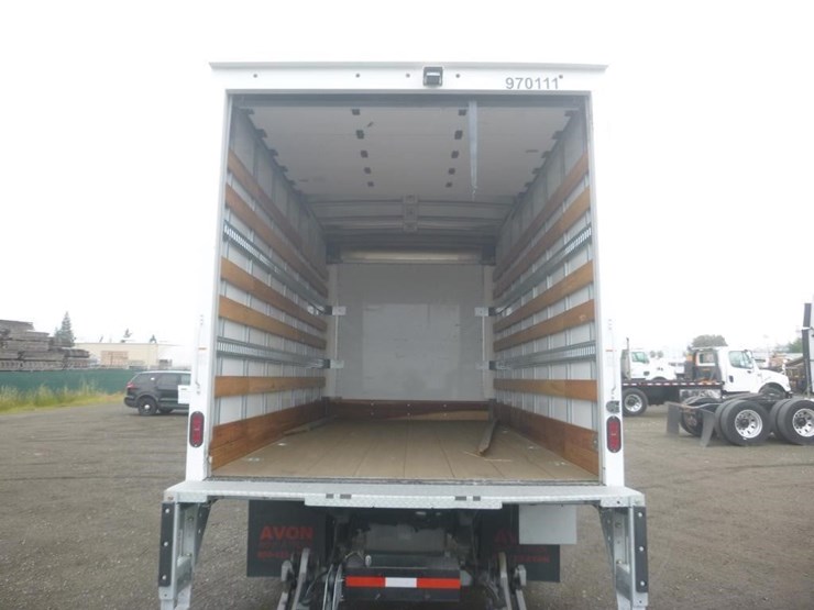 2023-isuzu-nrr-image-10