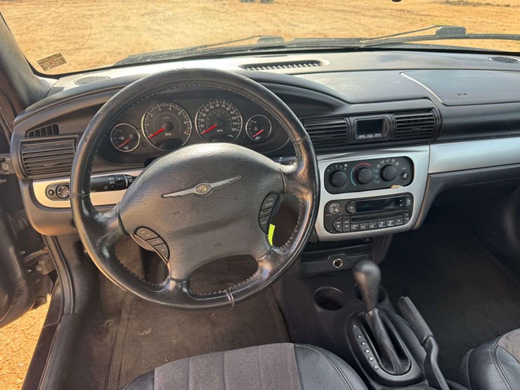 2005-chrysler-sebring-touring-convertible-coupe---87,039-miles-image-14
