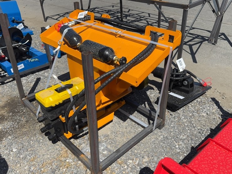 #6086-•-future-skid-steer-hyd-post-driver-image-4