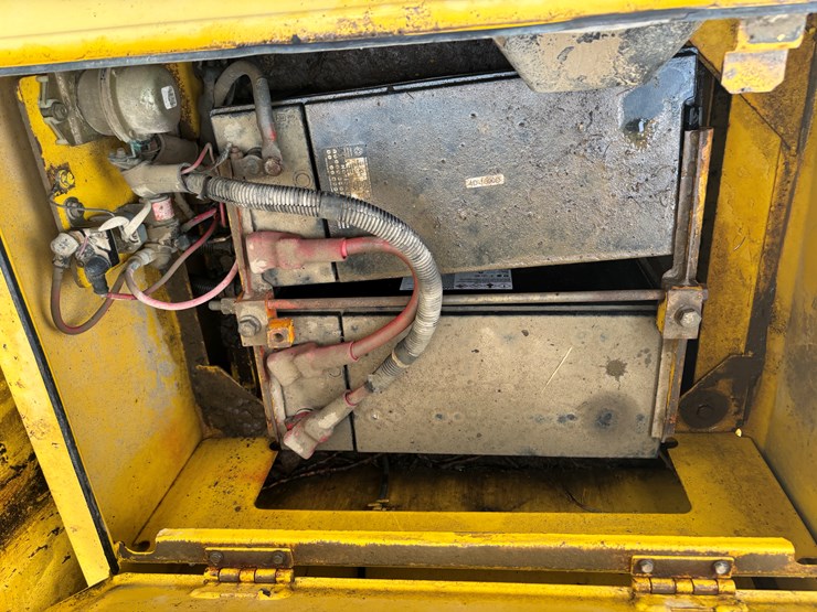 2001-komatsu-pc200-lc-image-24