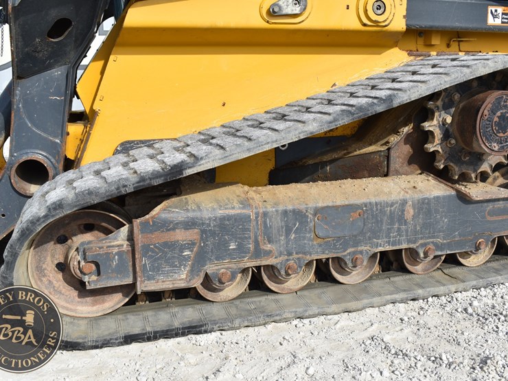 2021-deere-333g-image-22