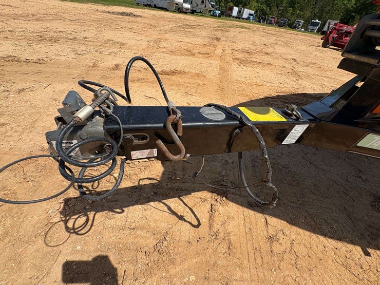 2005-triton-tr-196-w/-tandem-axle-boat-trailer-image-37