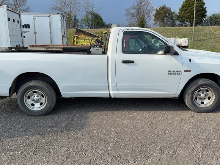 2015-dodge-1500-image-4