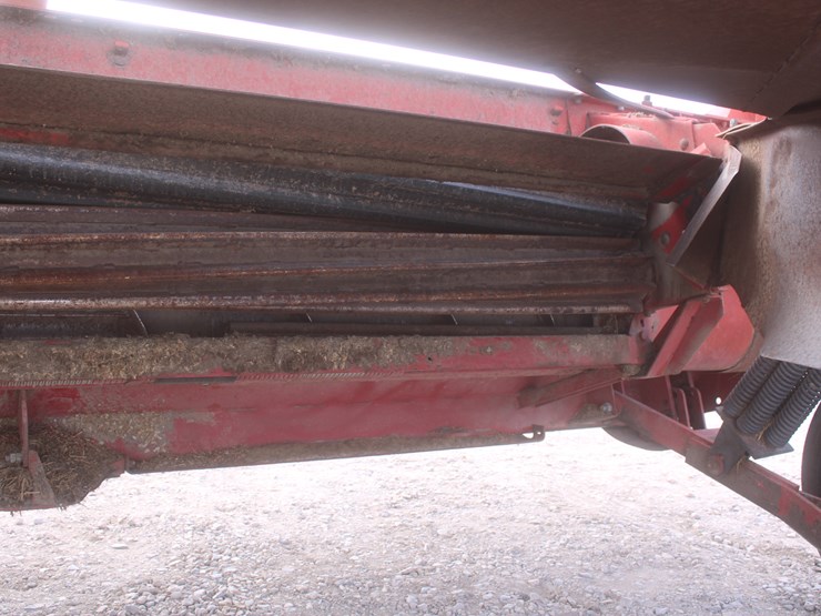 #1041-•-case-ih-8370-mower-conditioner-image-23