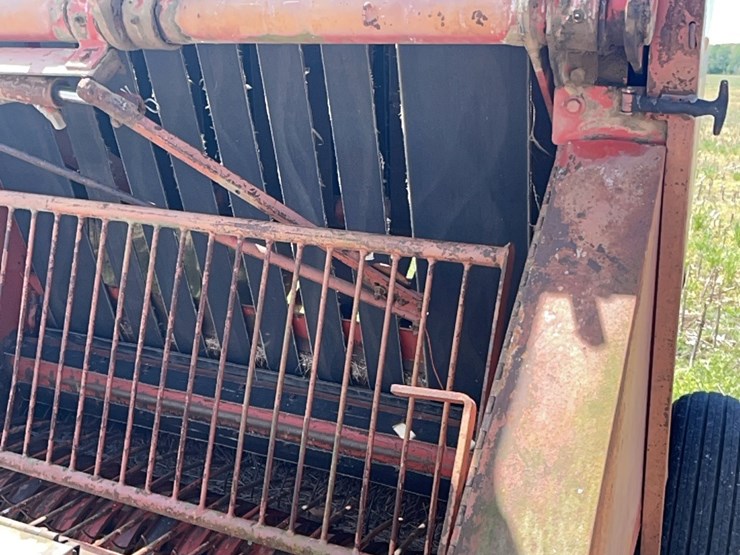 massey-ferguson-1560-image-11