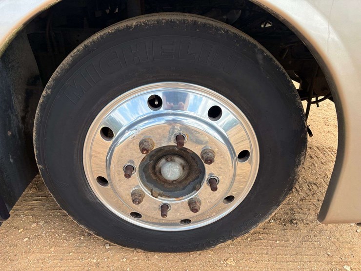 2014-ford-f-53-motorhome-image-7