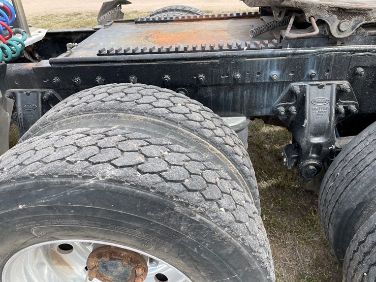 1998-peterbilt-378-image-15