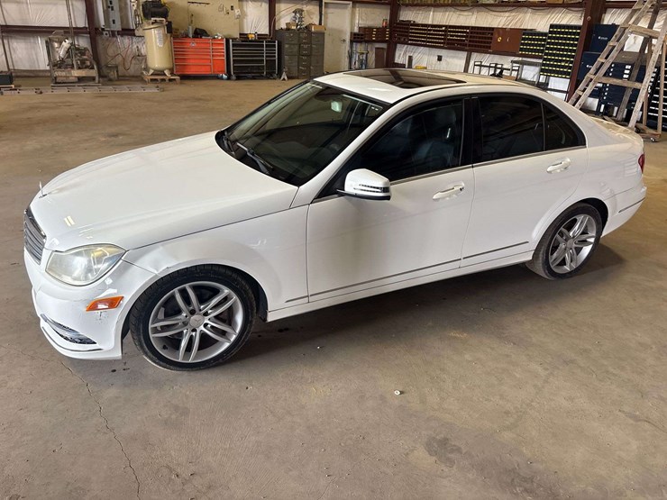 2013-mercedes-benz-c250-4-door-sedan-(123,035-miles)-image-1