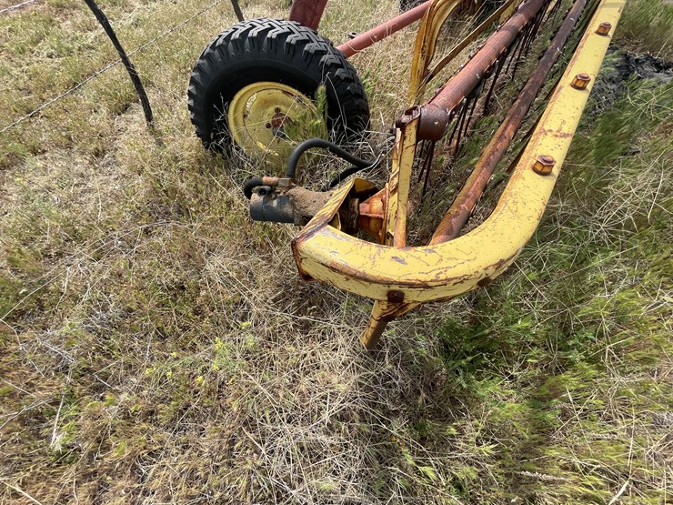 new-holland-260-image-9