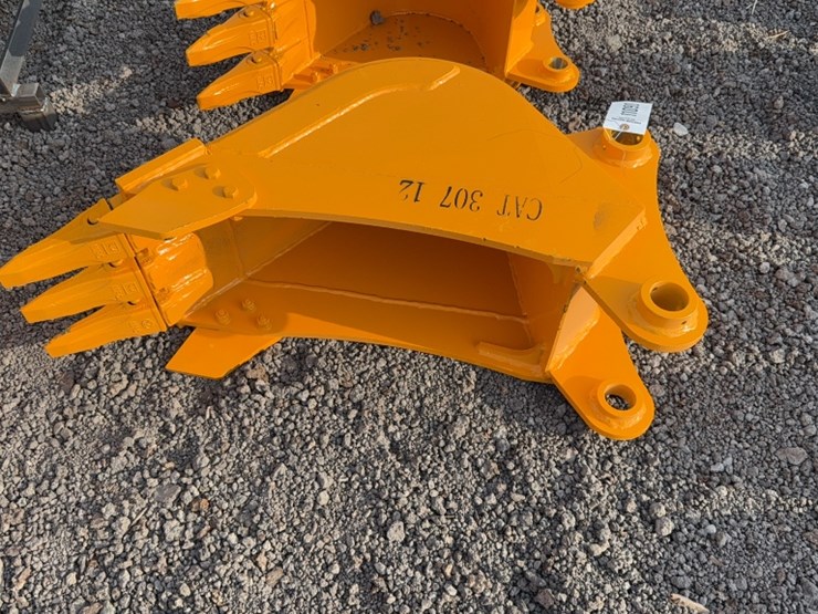 caterpillar-307-image-2