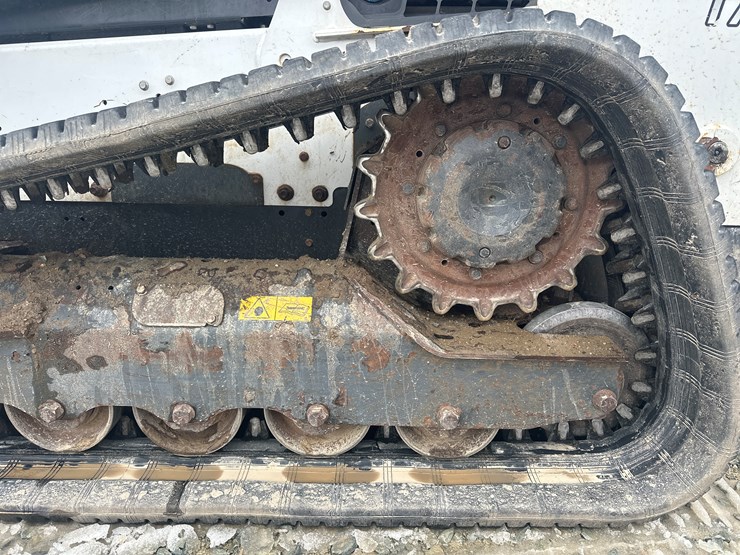 2022-bobcat-t770-image-55