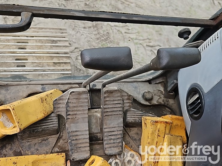 2007-komatsu-pc220-lc-8-image-42