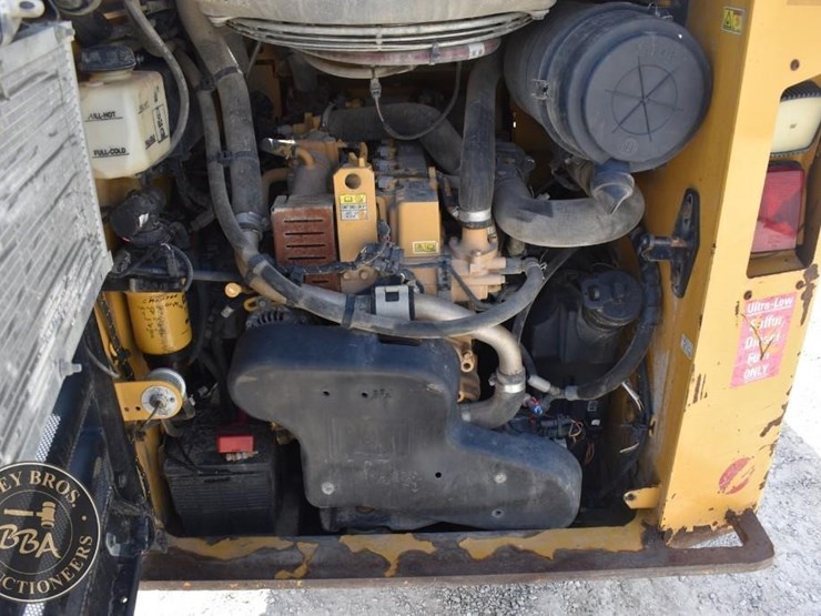 2020-caterpillar-289d3-image-24