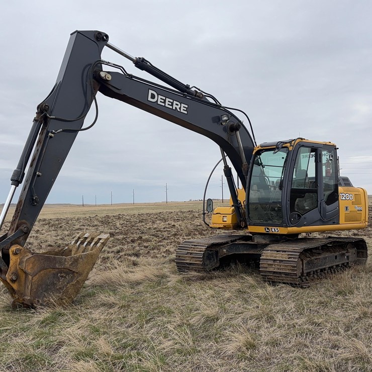 DEERE 120D