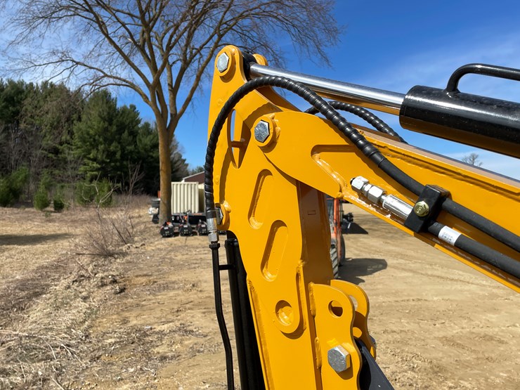 #901-•-new-land-hero-me18-mini-excavator-image-28