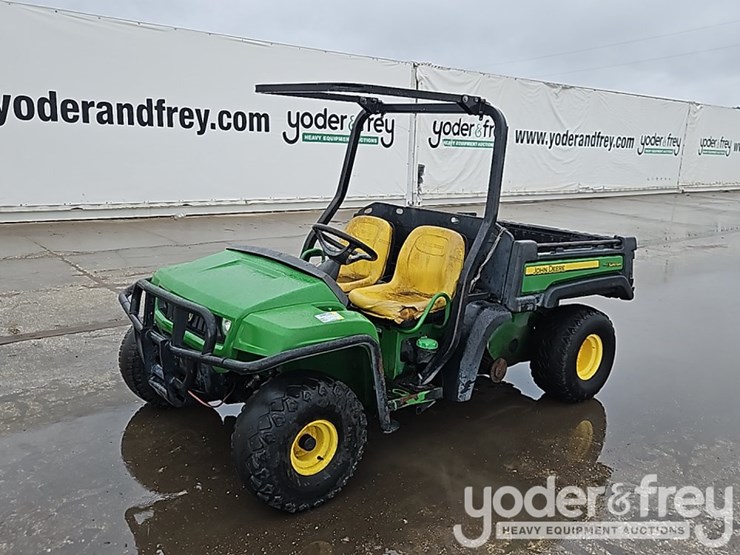 2016-john-deere-gator-image-1
