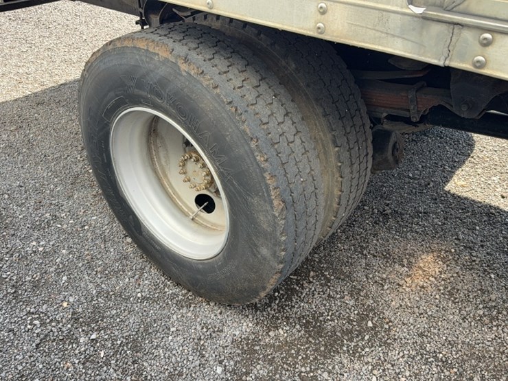 2004-isuzu-ftr-image-5