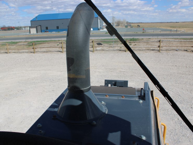 2021-deere-524p-image-55