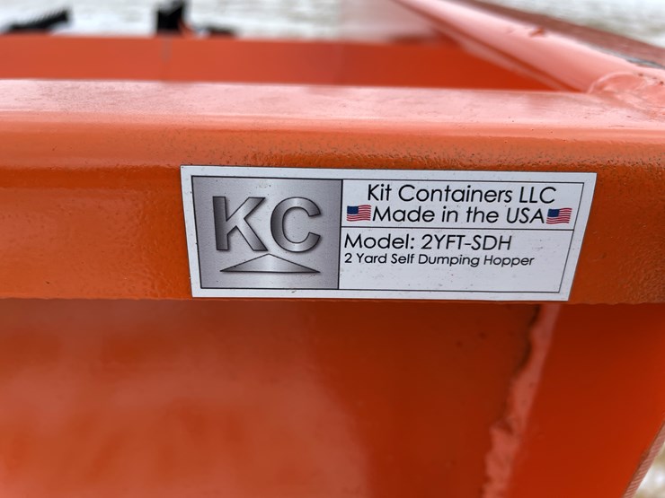 #2002-•-2-yard-self-dumping-hopper-image-15