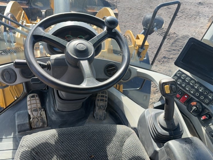 caterpillar-930-image-15