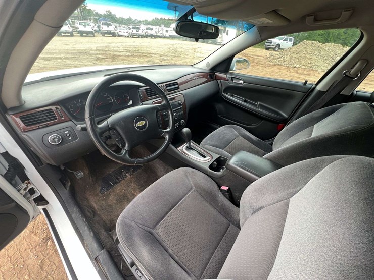 2011-chevrolet-impala-lt-4-door-sedan-(206,126-miles)-image-11